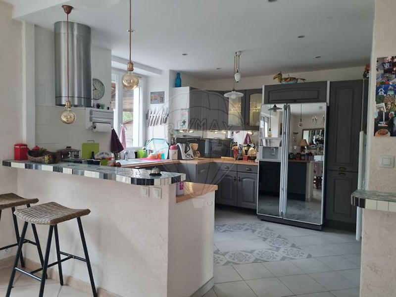 Maison - 186 m² - 6 pièces