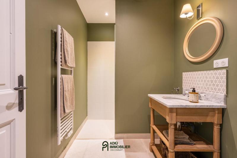 Villa - 417 m² - 11 pièces