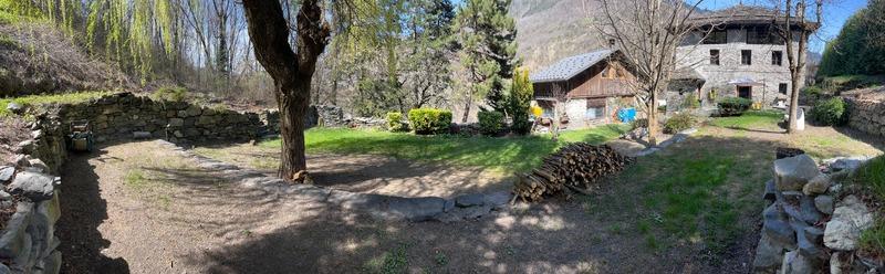 Maison - 596 m² - 8 pièces