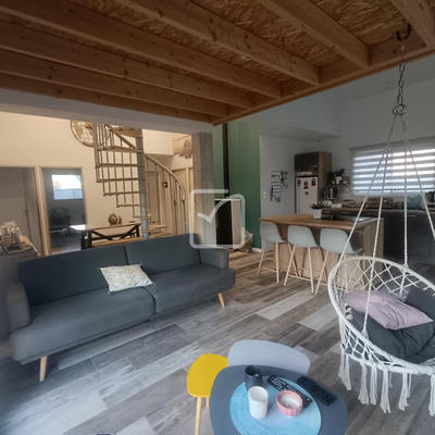 Maison - 90 m² - 5 pièces