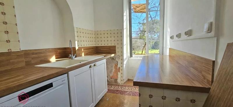 Maison - 270 m² - 12 pièces