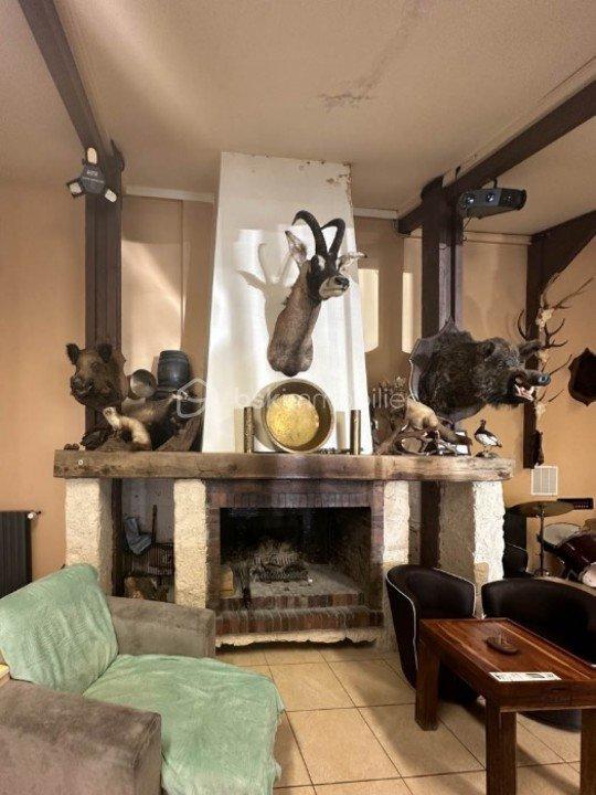 Local d'activité / Entrepôt - 300 m² - 6 pièces