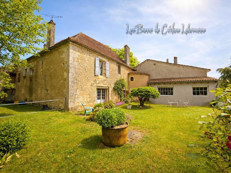 Maison de maîtres - 230 m² - 9 pièces