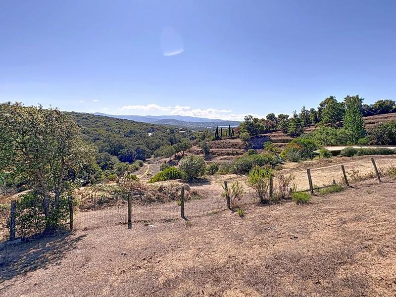 Terrain constructible - 5 000 m²