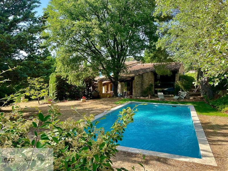 Maison - 259 m² - 7 pièces