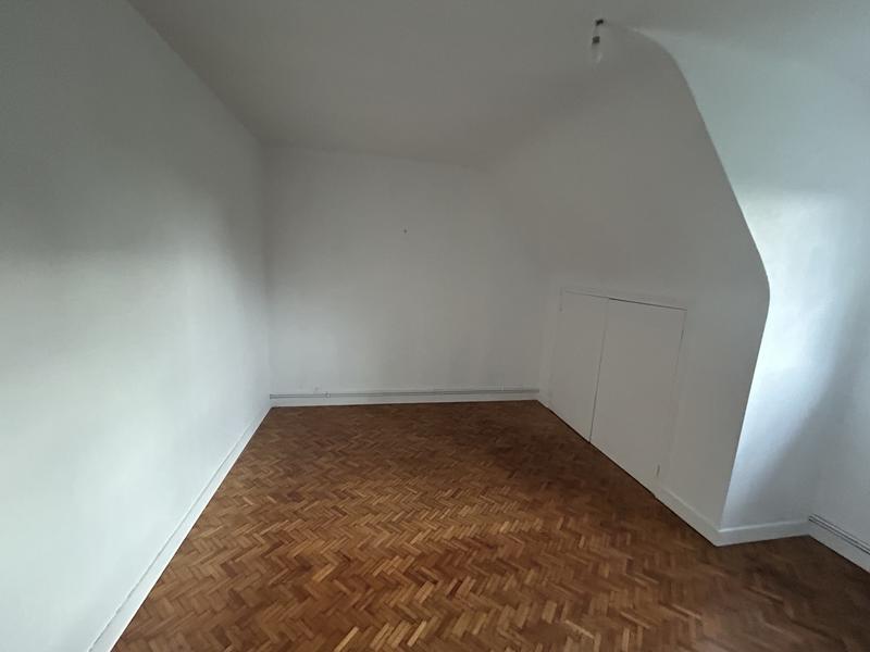 Maison traditionnelle - 168 m² - 7 pièces