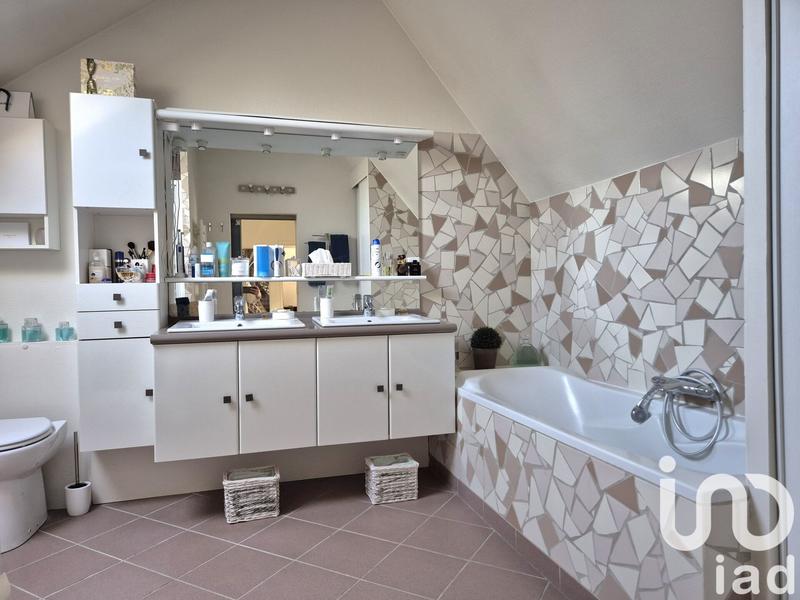 Maison - 180 m² - 7 pièces