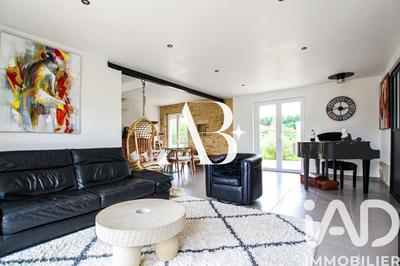 Maison - 168 m² - 8 pièces