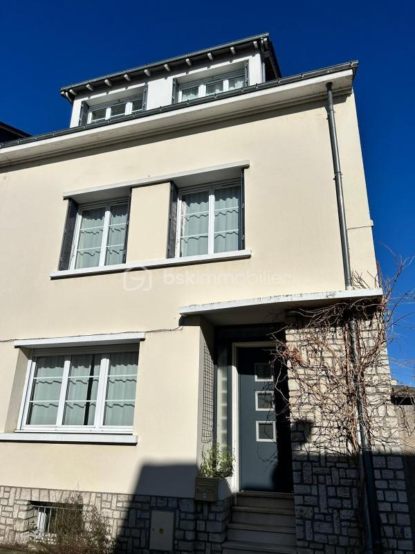 Maison - 140 m² - 7 pièces