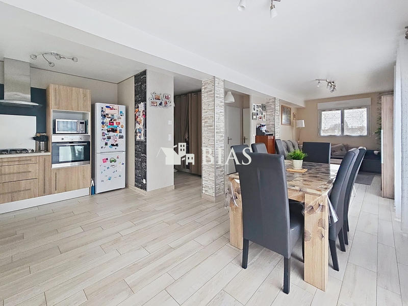 Maison - 100 m² - 5 pièces