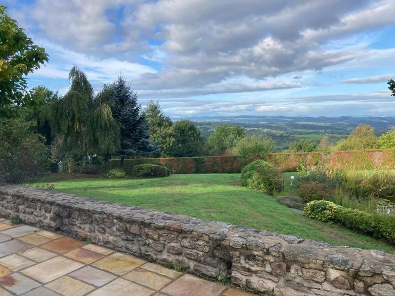 Propriété - 220 m² - 7 pièces