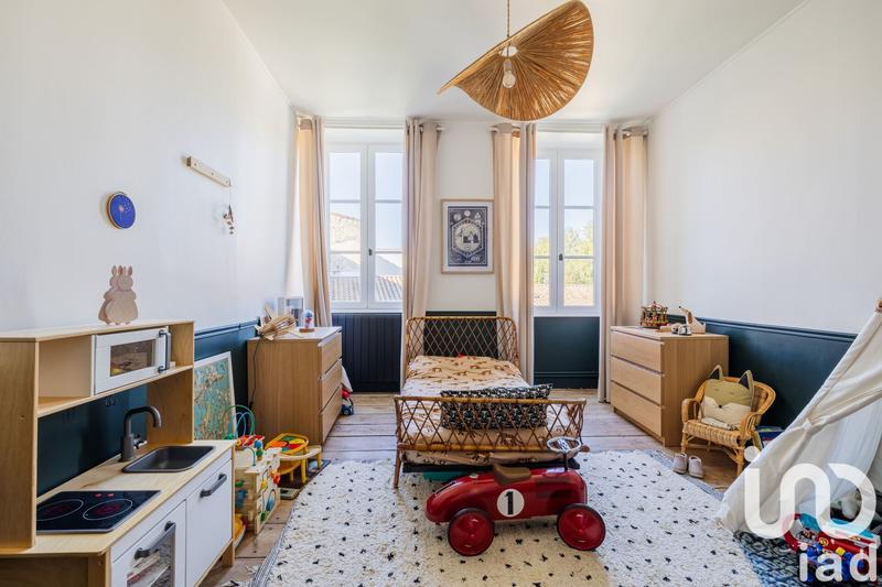 Maison - 300 m² - 7 pièces