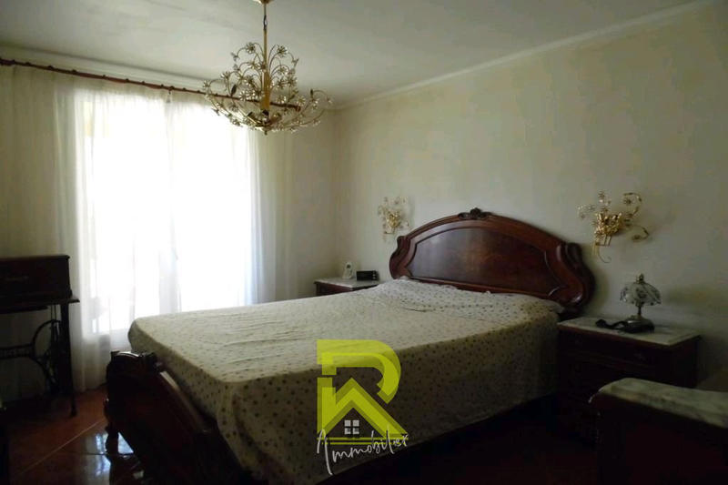 Immeuble - 270 m² - 6 pièces