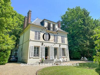 Maison de maîtres - 300 m² - 6 pièces