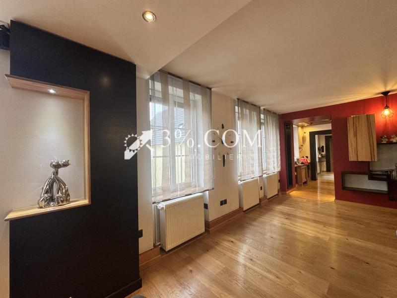 Maison de ville - 239 m² - 10 pièces