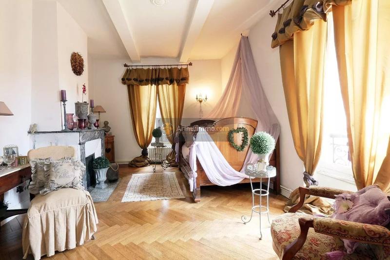 Maison - 600 m² - 15 pièces