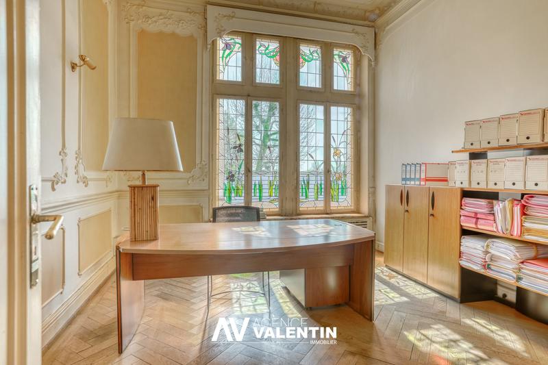 Appartement - 199 m² - 6 pièces