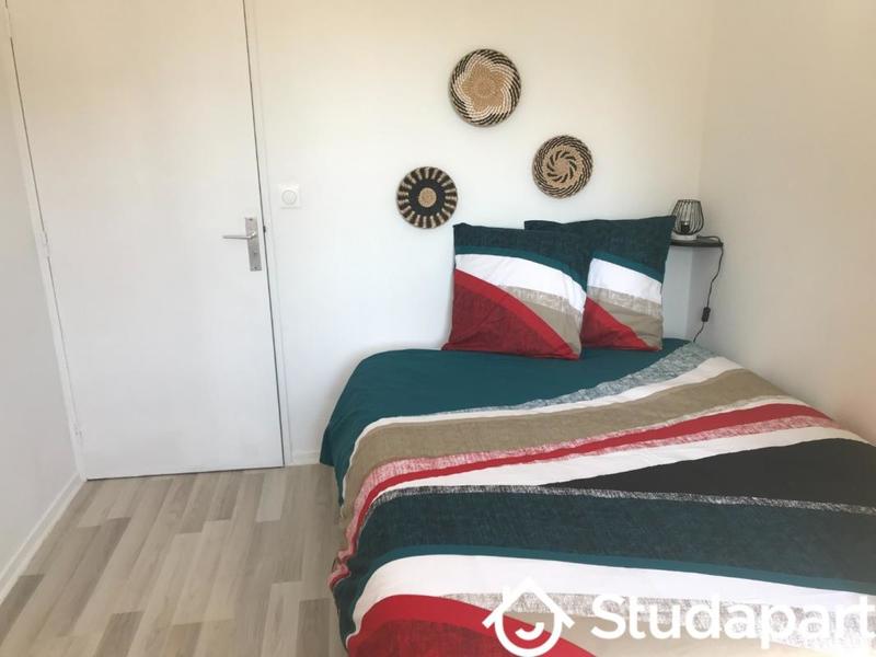 Chambre - 11 m² - 1 pièce