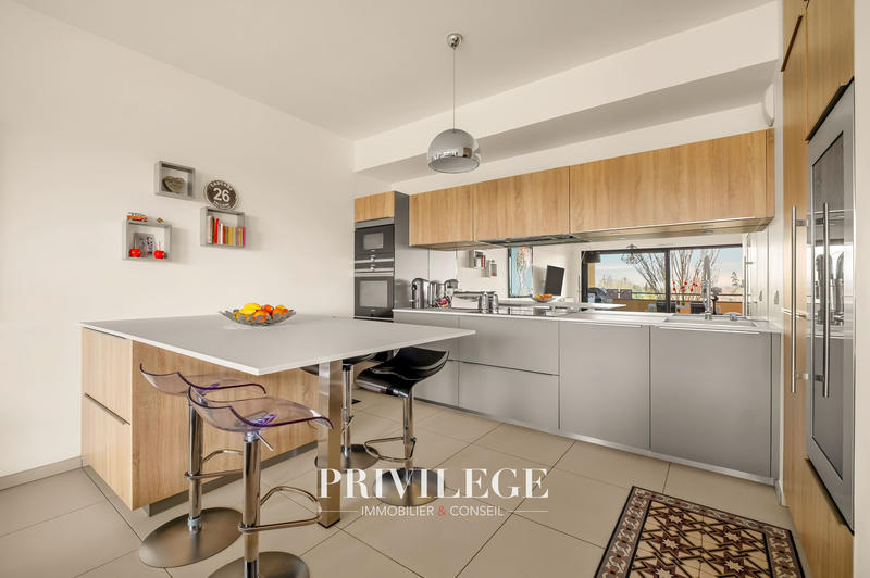 Appartement - 95 m² - 4 pièces