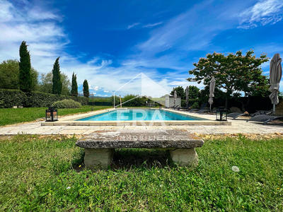 Maison - 340 m² - 12 pièces