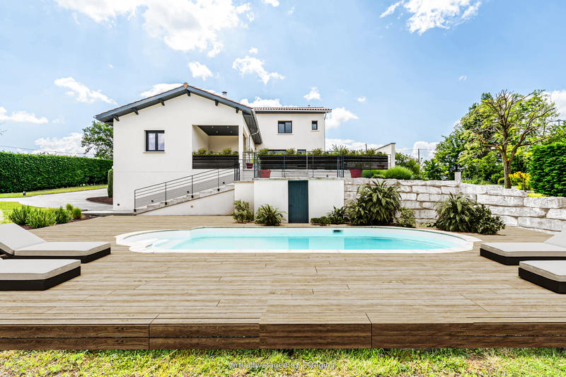 Maison - 190 m² - 7 pièces