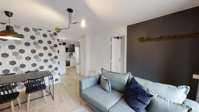 Appartement - 80 m² - 5 pièces