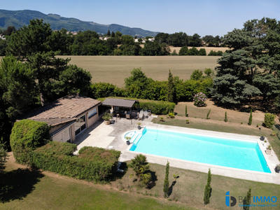 Villa - 300 m² - 10 pièces