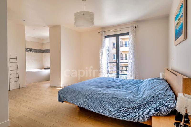 Maison - 214 m² - 8 pièces