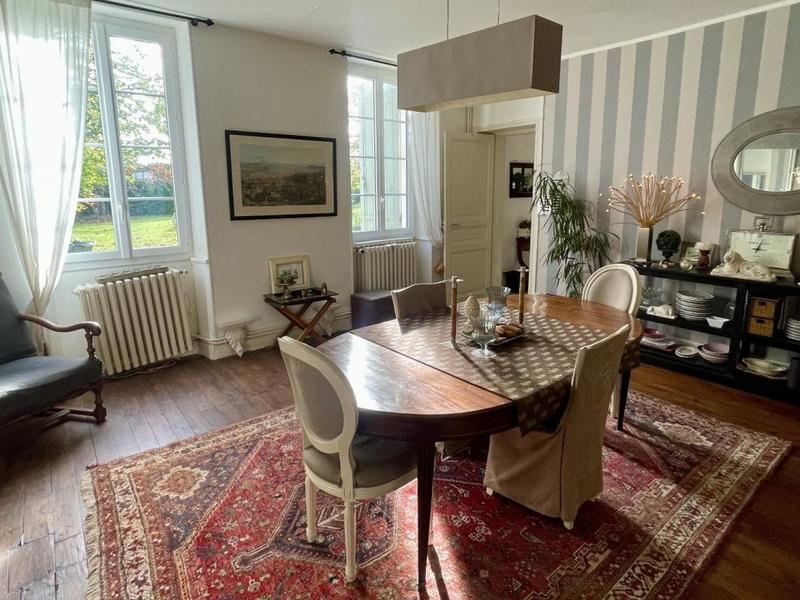 Maison de maîtres - 247 m² - 7 pièces