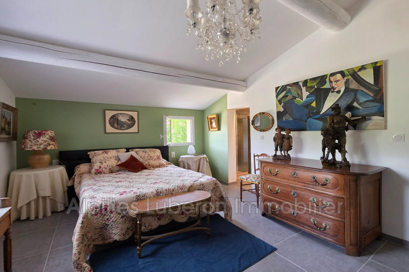 Maison - 242 m² - 6 pièces