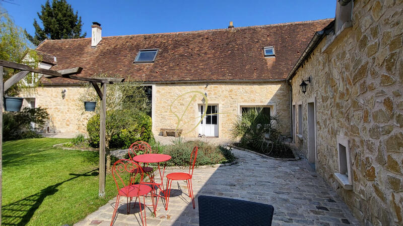 Maison - 210 m² - 8 pièces