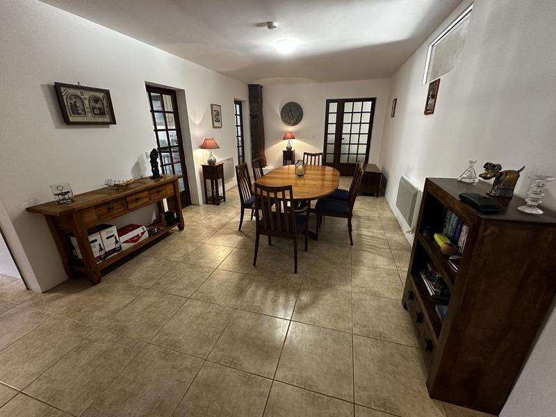 Maison traditionnelle - 271 m² - 12 pièces