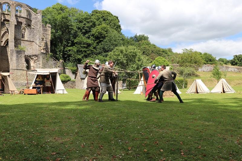 Camp médiéval à l'abbaye de Hambye