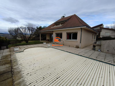 Villa - 196 m² - 8 pièces