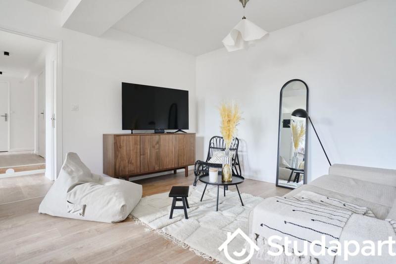 Chambre - 11 m² - 1 pièce