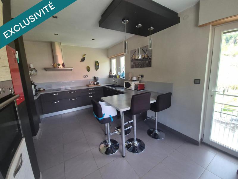 Maison - 195 m² - 7 pièces