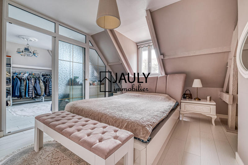 Maison - 340 m² - 10 pièces