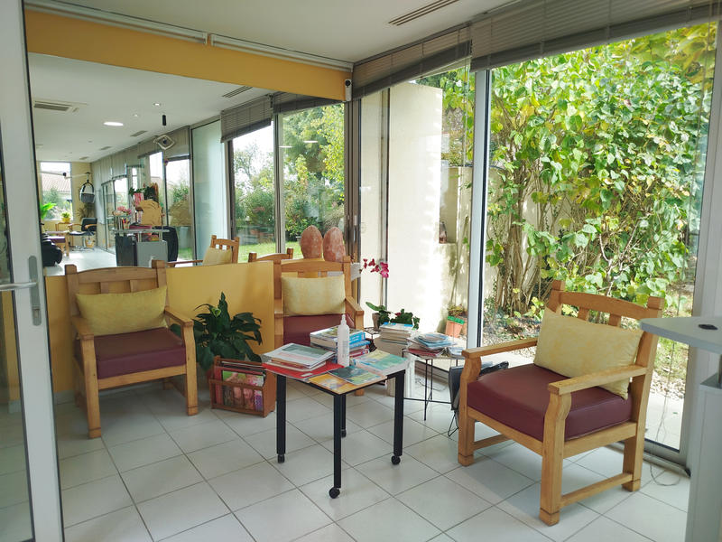 Fonds de commerce - Magasins - 62 m²