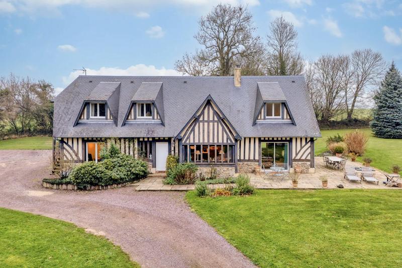 Maison - 200 m² - 7 pièces