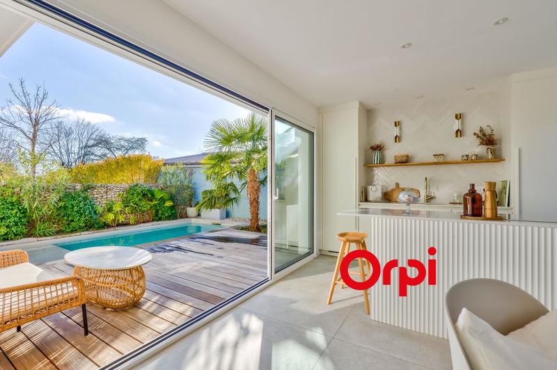 Maison - 190 m² - 8 pièces