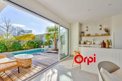 Maison - 190 m² - 8 pièces