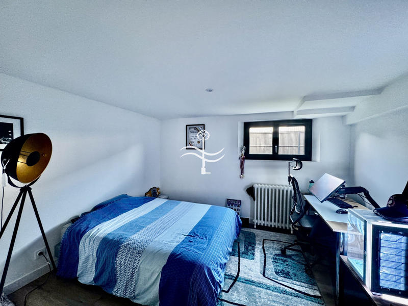 Maison - 208 m² - 9 pièces