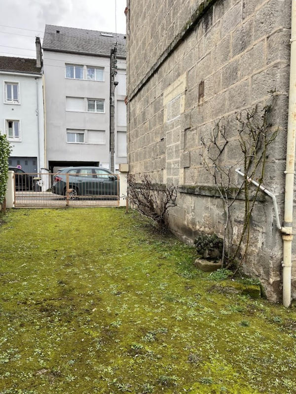 Maison - 142 m² - 9 pièces