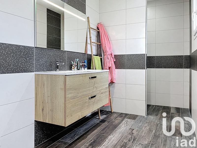 Maison - 180 m² - 5 pièces