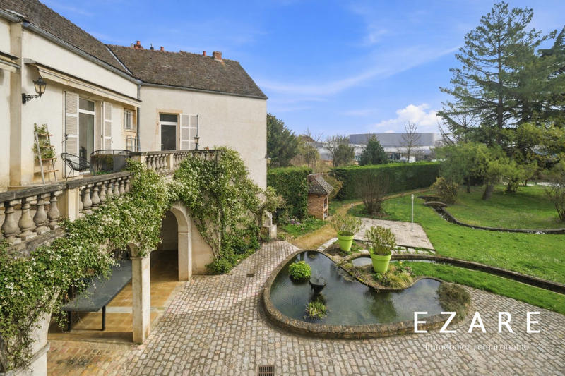 Maison - 320 m² - 12 pièces