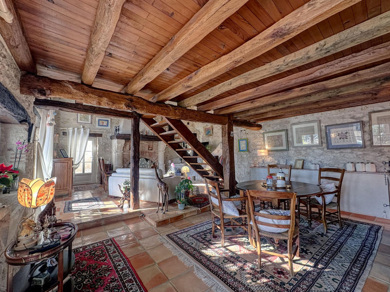 Maison - 200 m² - 7 pièces