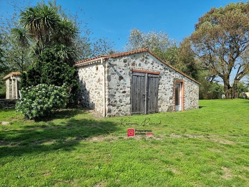 Maison - 201 m² - 8 pièces