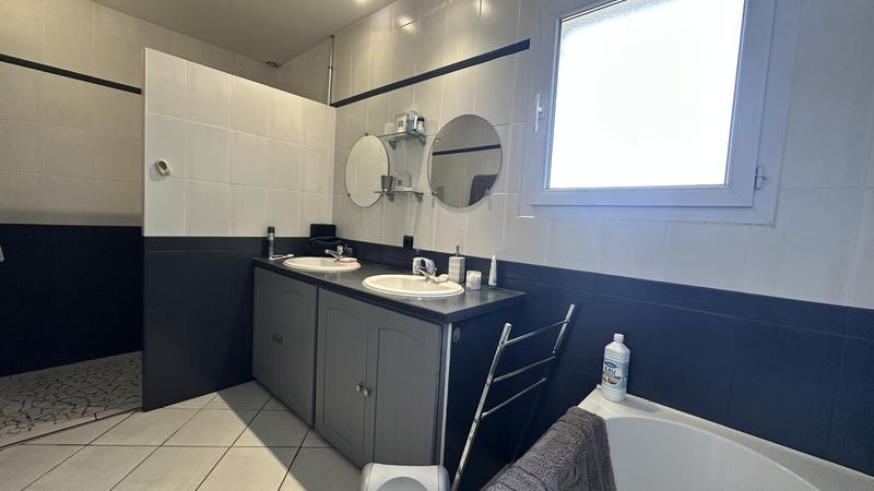 Maison - 157 m² - 4 pièces