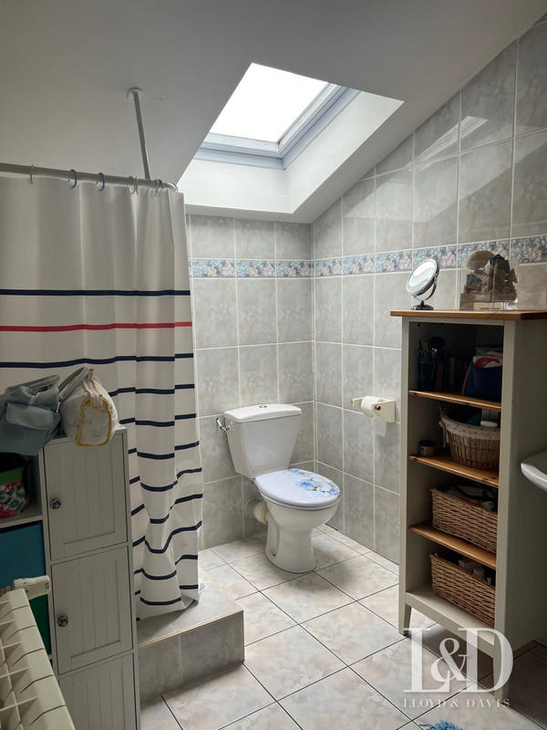 Maison - 213 m² - 8 pièces