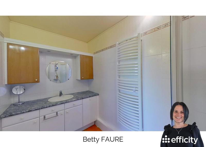 Appartement - 100 m² - 5 pièces